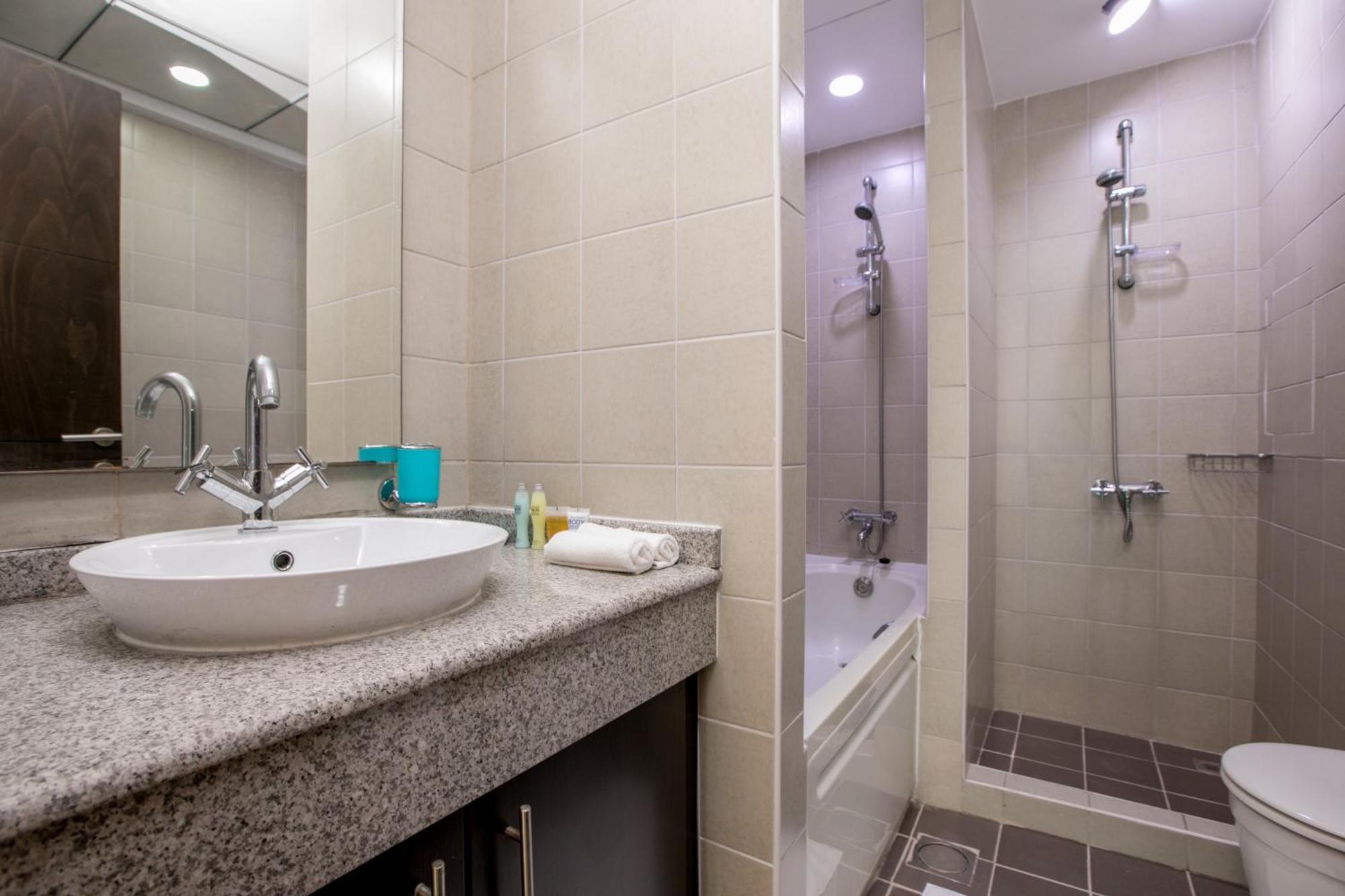 Apartment 2 Bedroom High Floor Torch Tower Marina - Nox Dubai